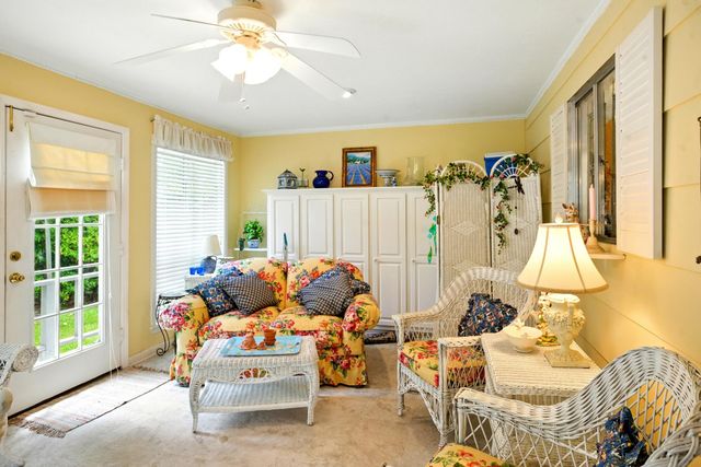 1004 Estelle St., Hattiesburg, MS 39402