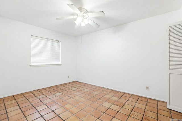 6118 FOREST VIEW ST, San Antonio, TX 78240