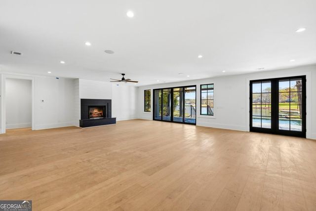 136 Barrington Hall Drive, Eatonton, GA 31024