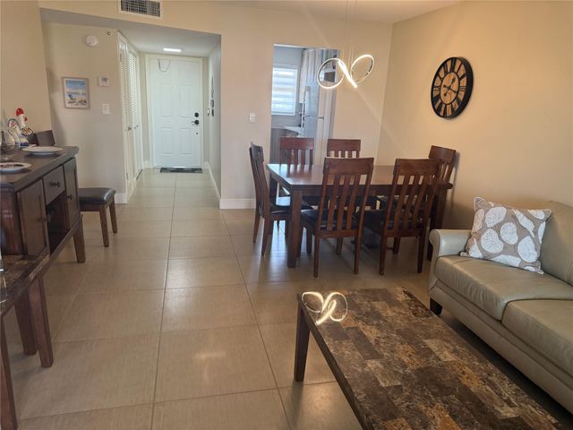 2791 N Pine Island Road 302, Sunrise, FL 33322