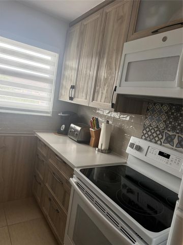 2791 N Pine Island Road 302, Sunrise, FL 33322