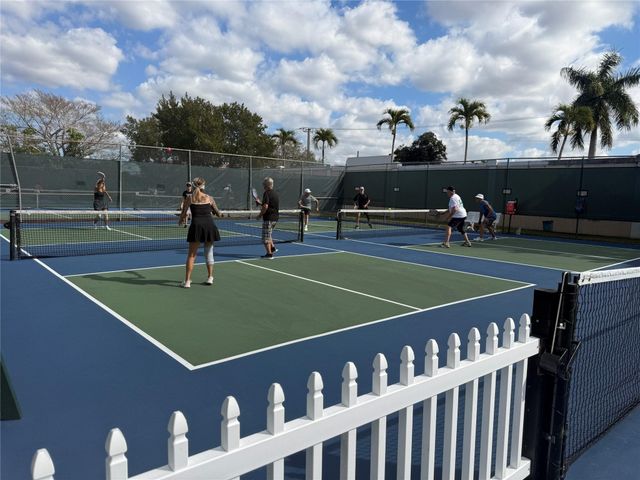 2791 N Pine Island Road 302, Sunrise, FL 33322