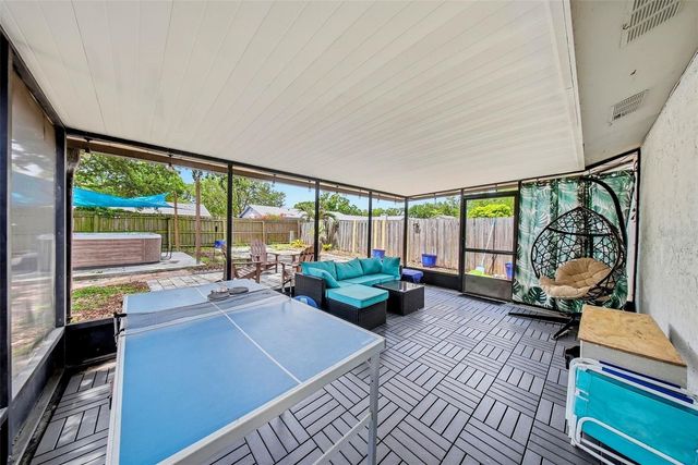 7976 SHADOW RUN DRIVE, Largo, FL 33773