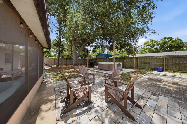 7976 SHADOW RUN DRIVE, Largo, FL 33773