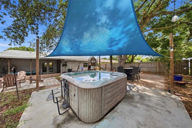 7976 SHADOW RUN DRIVE, Largo, FL 33773