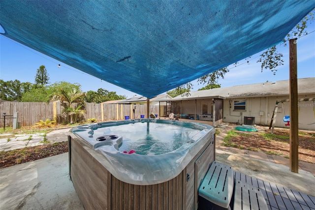 7976 SHADOW RUN DRIVE, Largo, FL 33773