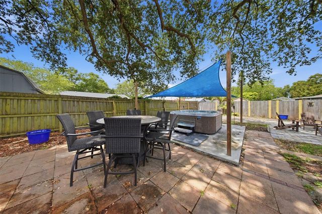 7976 SHADOW RUN DRIVE, Largo, FL 33773