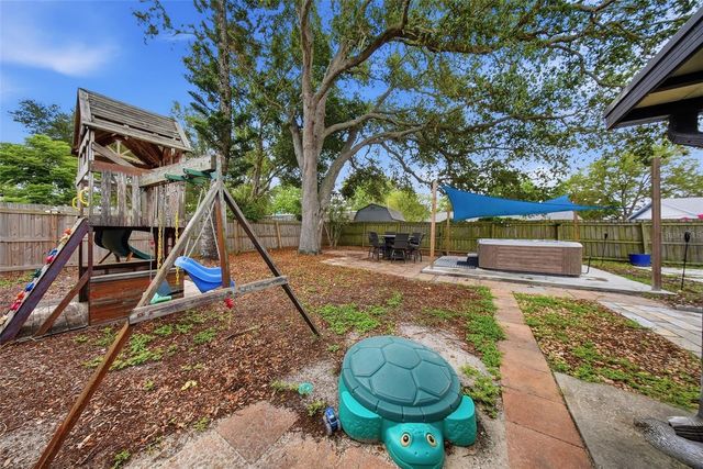 7976 SHADOW RUN DRIVE, Largo, FL 33773
