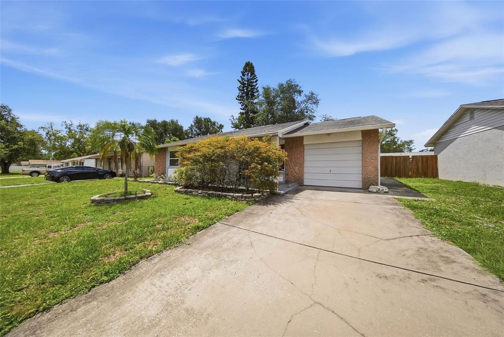 7976 SHADOW RUN DRIVE, Largo, FL 33773