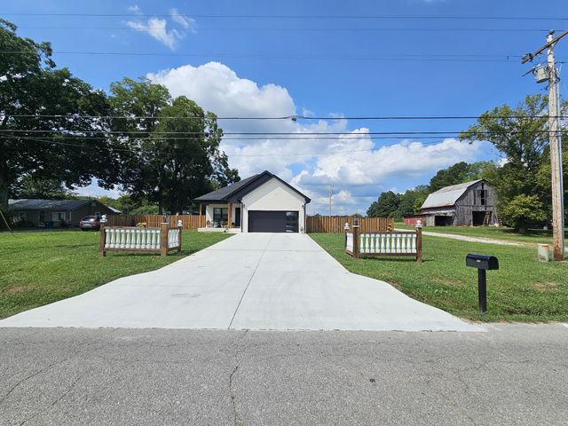 775 Ragsdale Rd, Manchester, TN 37355