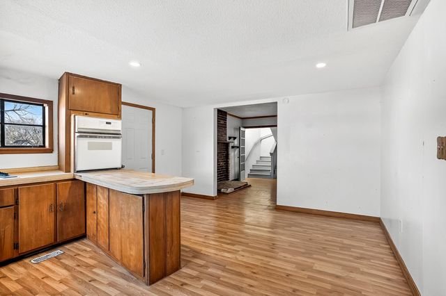 109 W Cline Street, Aurora, MO 65605