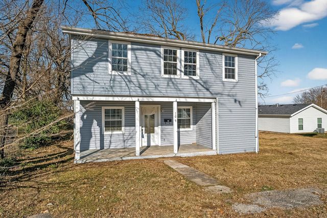 109 W Cline Street, Aurora, MO 65605