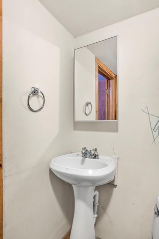 109 W Cline Street, Aurora, MO 65605