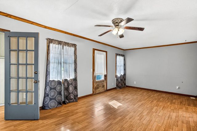 109 W Cline Street, Aurora, MO 65605