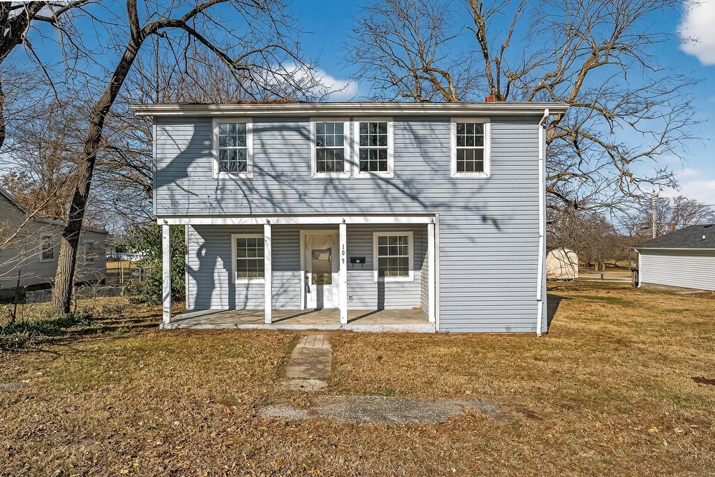 109 W Cline Street, Aurora, MO 65605