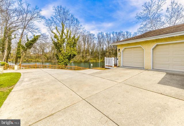 227 MEADOW LN, Woodbury, NJ 08096