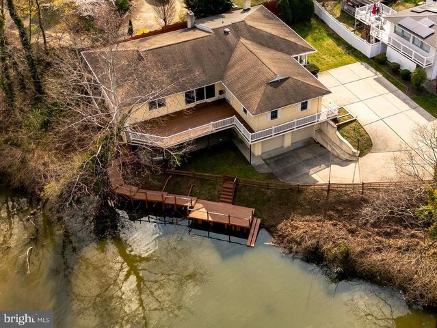 227 MEADOW LN, Woodbury, NJ 08096