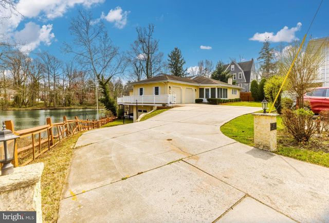 227 MEADOW LN, Woodbury, NJ 08096