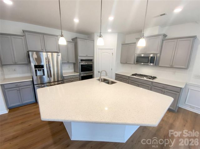 200 Sweet Briar Drive, Fort Mill, SC 29707