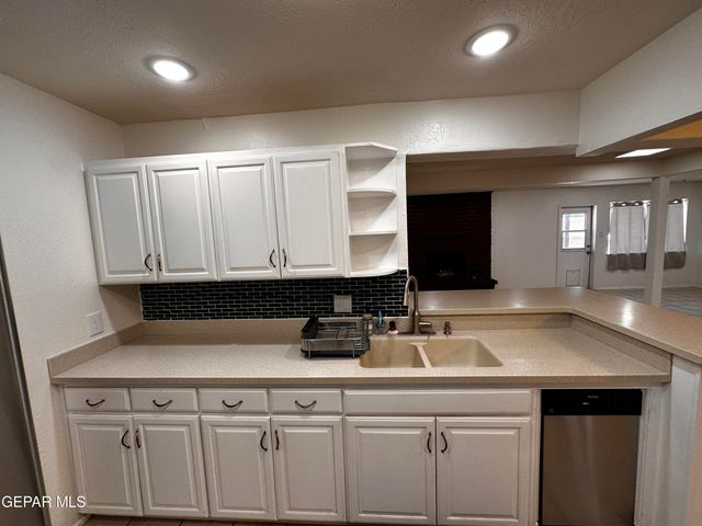 1516 ELMHURST Drive, El Paso, TX 79925