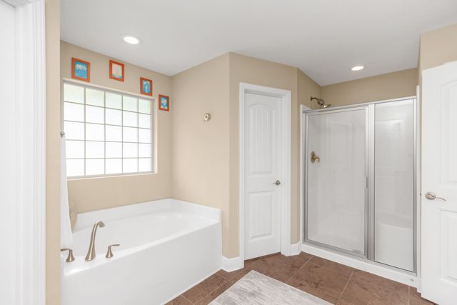 2643 Avenida De Soto, Navarre, FL 32566