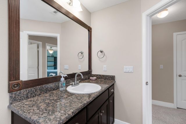 2643 Avenida De Soto, Navarre, FL 32566