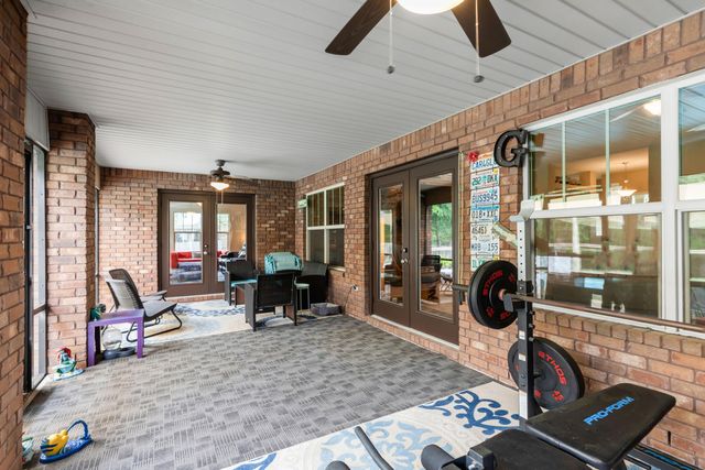2643 Avenida De Soto, Navarre, FL 32566