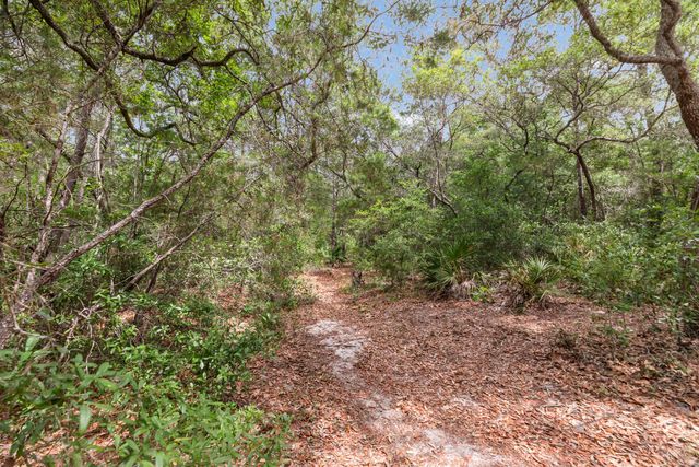 2643 Avenida De Soto, Navarre, FL 32566