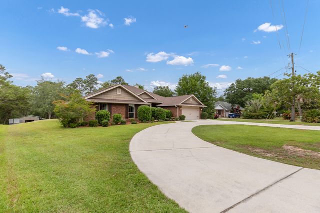 2643 Avenida De Soto, Navarre, FL 32566
