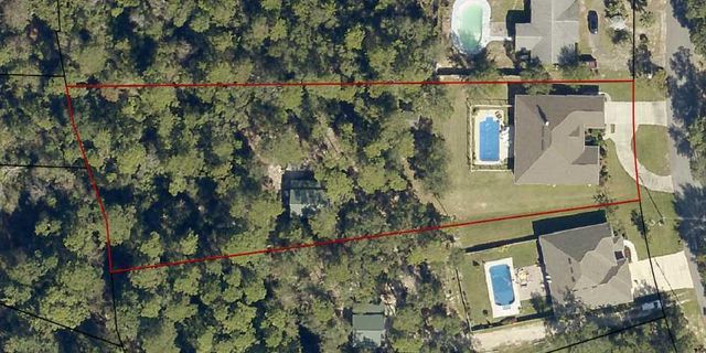 2643 Avenida De Soto, Navarre, FL 32566