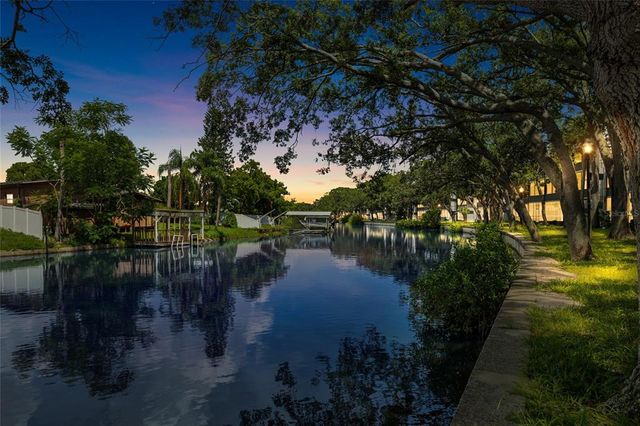 9213 TUDOR DRIVE B104, Tampa, FL 33615