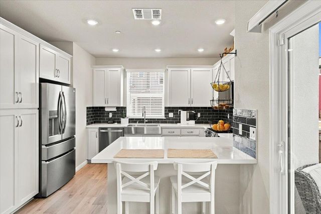 10831 Windrow Way, Rancho Cordova, CA 95670