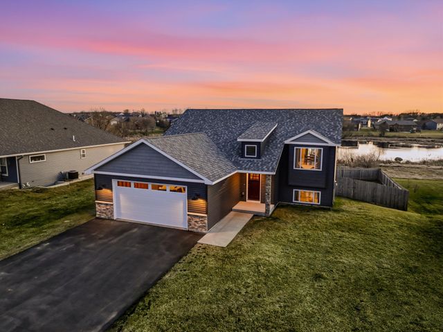 1755 Otter Way, New Richmond, WI 54017