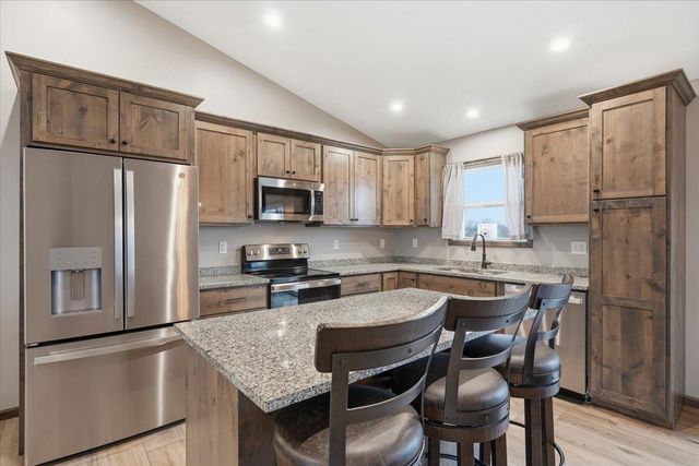 1755 Otter Way, New Richmond, WI 54017