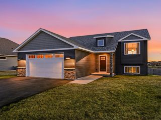 1755 Otter Way, New Richmond, WI 54017