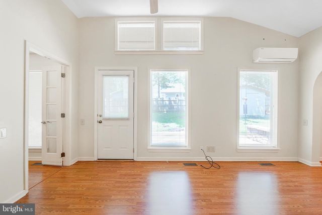 2 ADAM CT, Fredericksburg, VA 22405