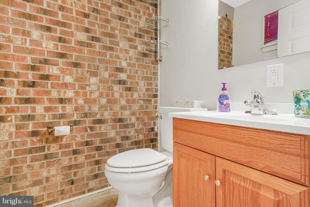 2 ADAM CT, Fredericksburg, VA 22405