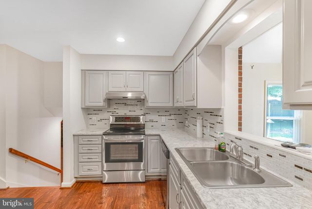 2 ADAM CT, Fredericksburg, VA 22405