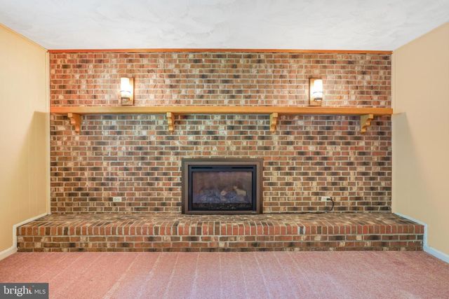 2 ADAM CT, Fredericksburg, VA 22405