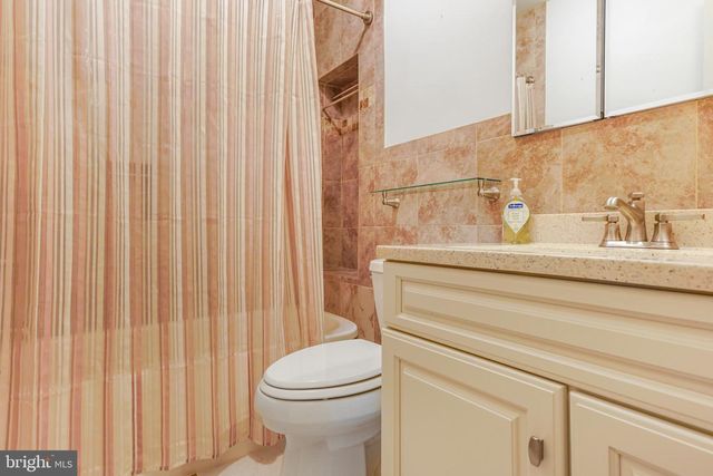 2 ADAM CT, Fredericksburg, VA 22405