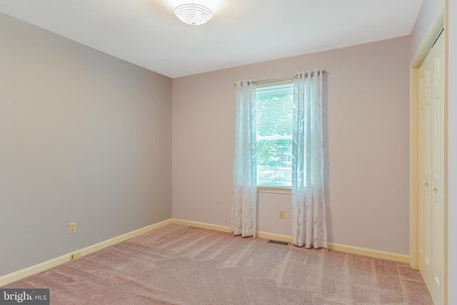 2 ADAM CT, Fredericksburg, VA 22405