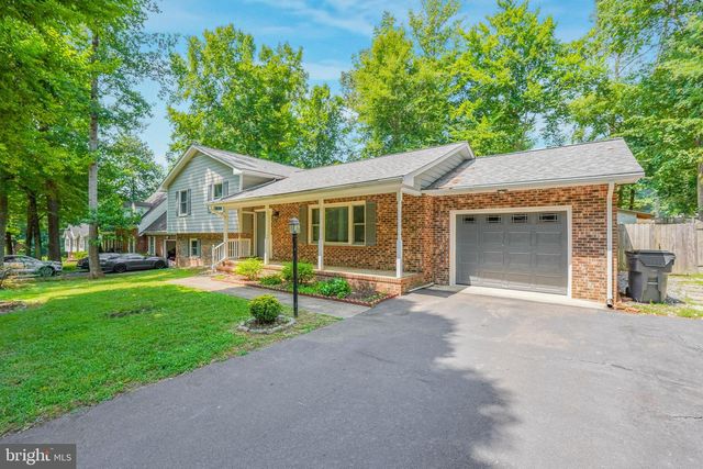 2 ADAM CT, Fredericksburg, VA 22405
