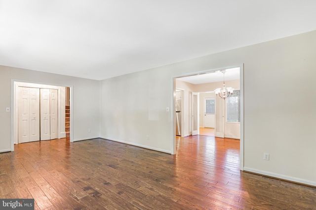 2 ADAM CT, Fredericksburg, VA 22405