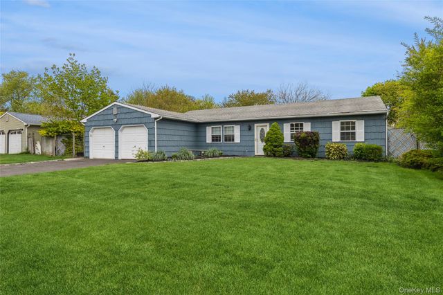 7 Austin Street, Bellport, NY 11713