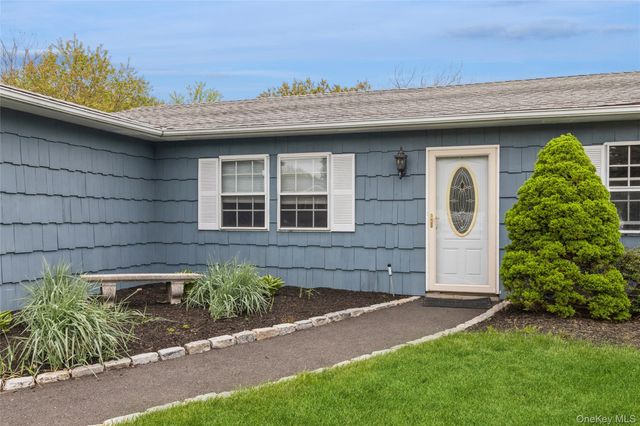 7 Austin Street, Bellport, NY 11713