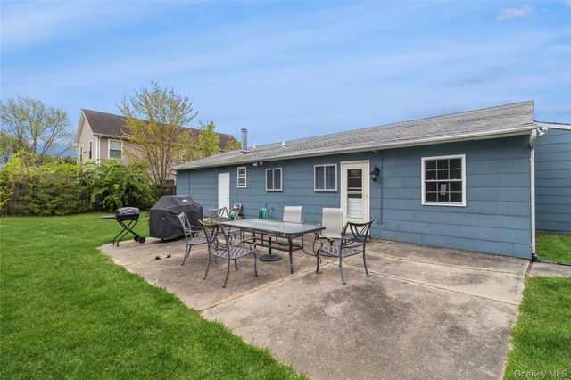 7 Austin Street, Bellport, NY 11713