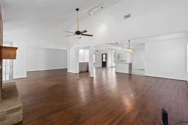 500 Shirleen Drive, Seabrook, TX 77586