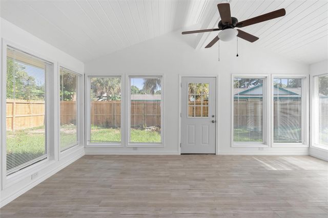 500 Shirleen Drive, Seabrook, TX 77586