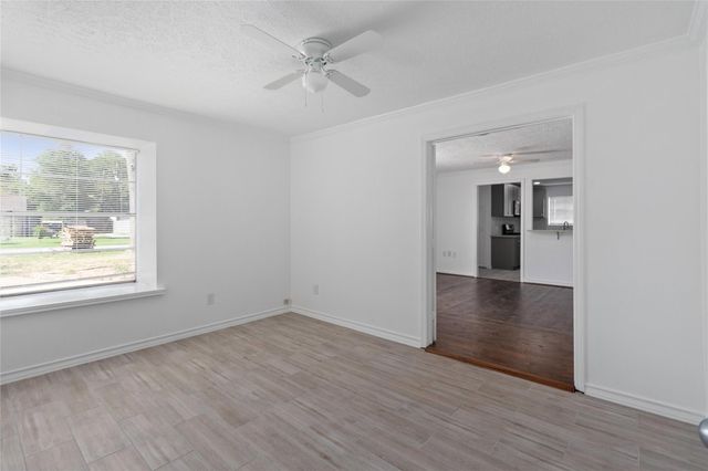 500 Shirleen Drive, Seabrook, TX 77586