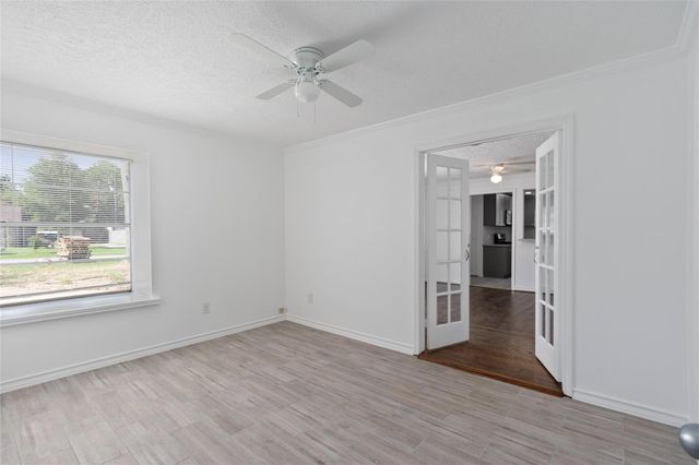 500 Shirleen Drive, Seabrook, TX 77586